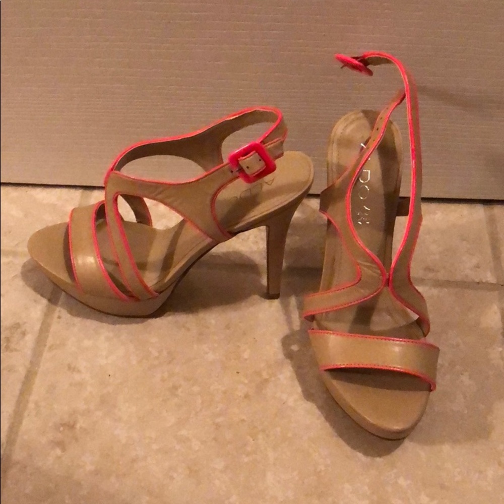 ALDO stiletto shoes tan and hot pink.